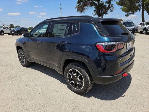 Fathom Blue Pearlcoat 2026 Jeep Compass Trailhawk
