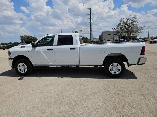 Bright White Clearcoat 2027 RAM 2500 Tradesman