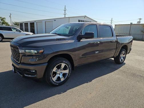 Granite Crystal Clearcoat Metallic 2026 RAM 1500 Express