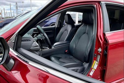 2018 Toyota Camry Hybrid SE