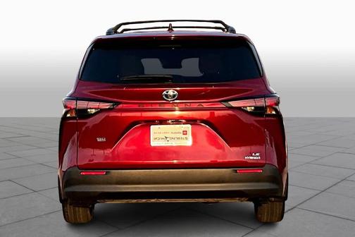 2021 Toyota Sienna LE