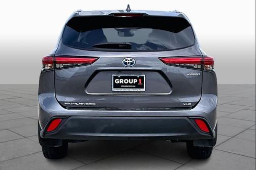 2022 Toyota Highlander Hybrid XLE