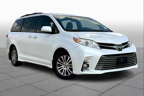2019 Toyota Sienna XLE