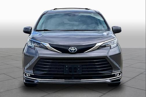 Predawn Gray Mica 2021 Toyota Sienna XLE 8 Passenger