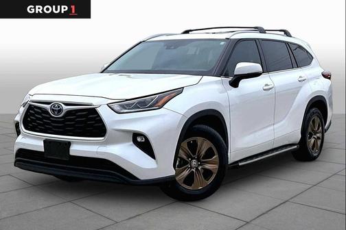 Wind Chill Pearl 2022 Toyota Highlander Hybrid XLE