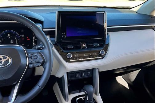 2024 Toyota Corolla Cross XLE