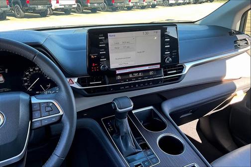 2024 Toyota Sienna XLE