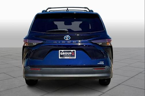 2024 Toyota Sienna XLE