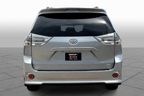 2016 Toyota Sienna SE