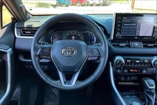 2020 Toyota RAV4 Hybrid SE