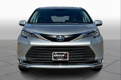 2021 Toyota Sienna XLE 8 Passenger