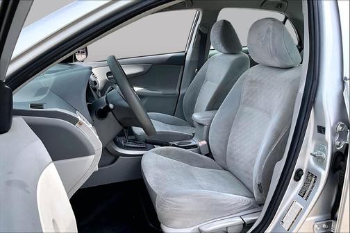 Classic Silver Metallic 2009 Toyota Corolla LE