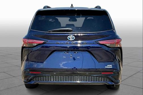 2021 Toyota Sienna XSE 7 Passenger