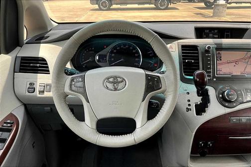 2011 Toyota Sienna XLE