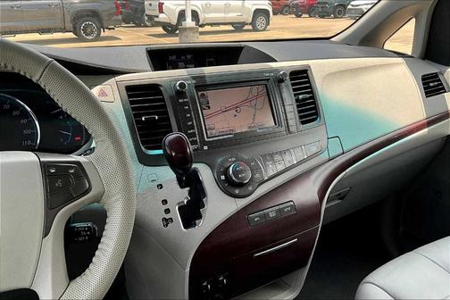 2011 Toyota Sienna XLE