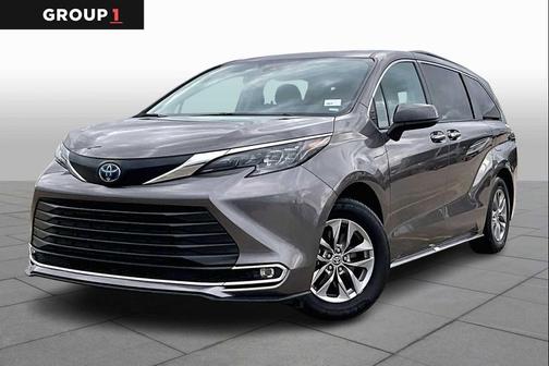 2024 Toyota Sienna XLE
