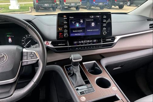 2024 Toyota Sienna XLE