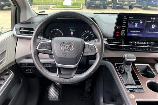 2024 Toyota Sienna XLE