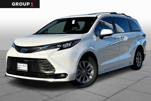 2025 Toyota Sienna XLE
