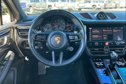 2023 Porsche Macan AWD