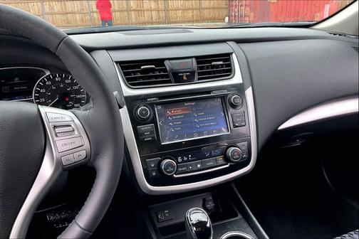 Scarlet Ember 2018 Nissan Altima 2.5 SV
