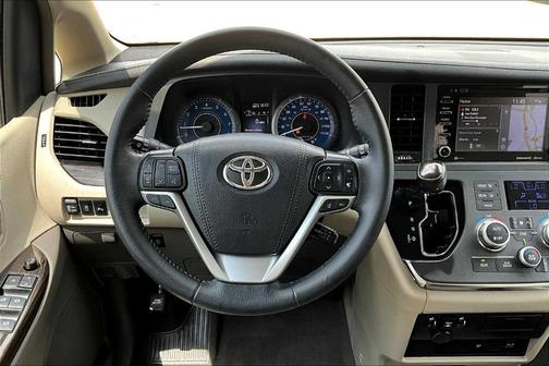 2019 Toyota Sienna XLE Premium