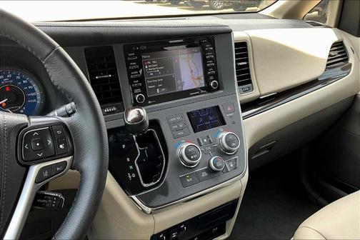 2019 Toyota Sienna XLE Premium