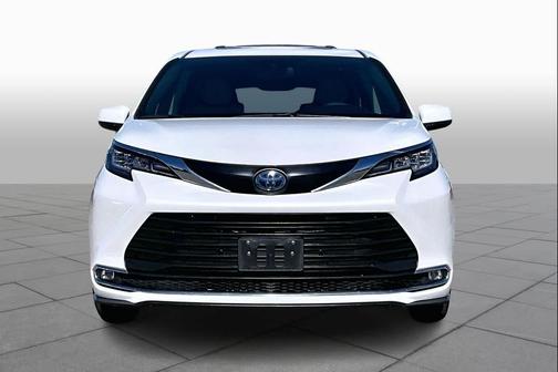 2022 Toyota Sienna XLE