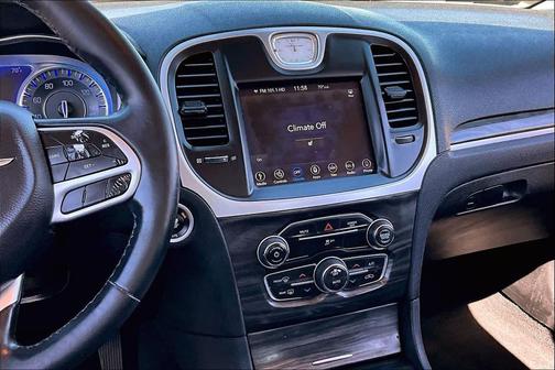 2019 Chrysler 300 Touring