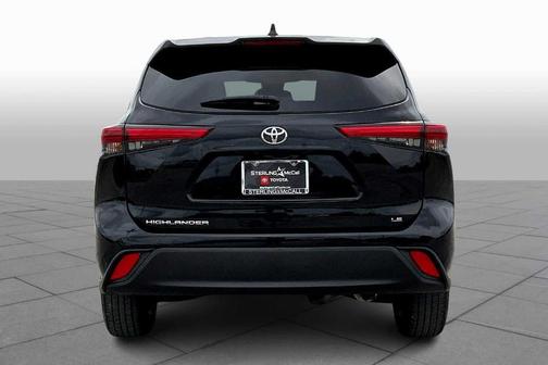 2022 Toyota Highlander LE