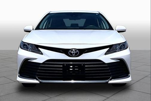 White 2022 Toyota Camry LE