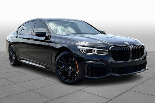 2022 BMW 740 i
