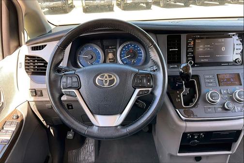 2019 Toyota Sienna XLE
