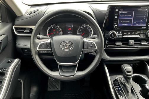 2022 Toyota Highlander L