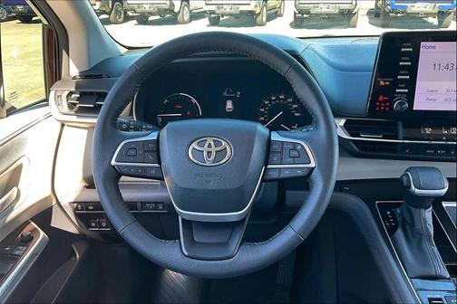 2023 Toyota Sienna XLE