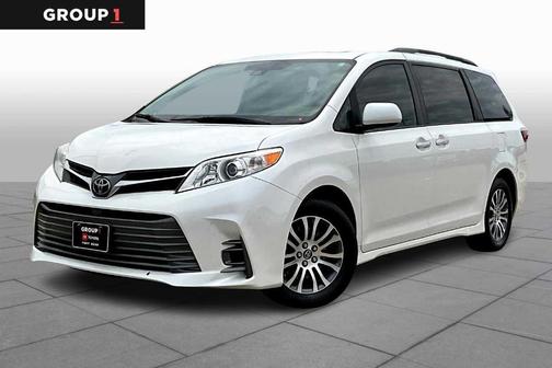 2020 Toyota Sienna XLE