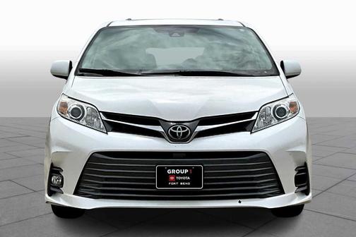 2020 Toyota Sienna XLE