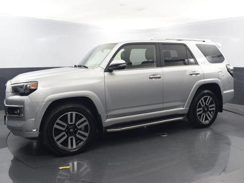 Photo 4 of 32 of 2016 Toyota 4Runner Limited