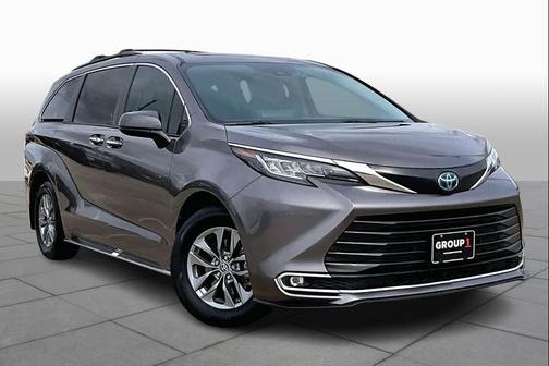 2022 Toyota Sienna XLE