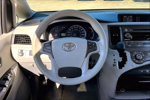 2011 Toyota Sienna LE