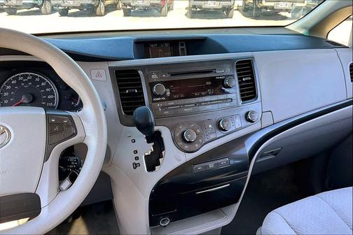 2011 Toyota Sienna LE