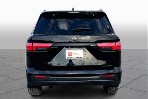 2025 Toyota Sequoia SR5