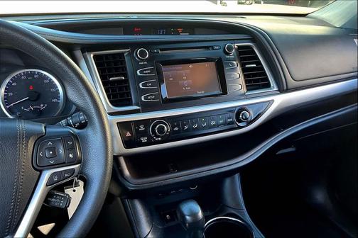 2019 Toyota Highlander LE I4