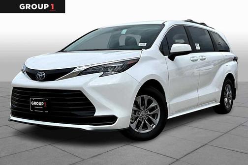 2025 Toyota Sienna LE
