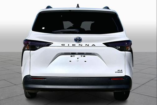 2024 Toyota Sienna XLE