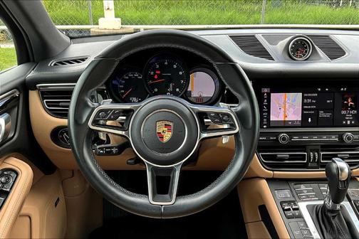 2021 Porsche Macan Base