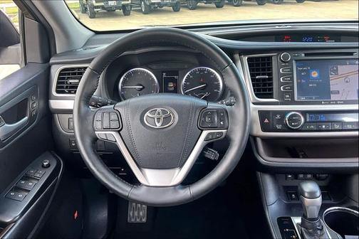 2019 Toyota Highlander Limited Platinum