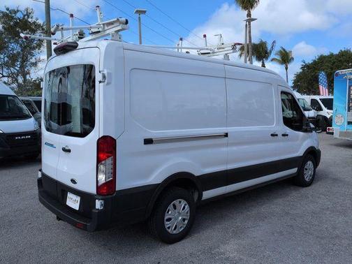 Oxford White 2022 Ford Transit-350 Base