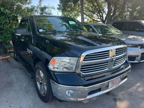 Brilliant Black Crystal Pearlcoat 2017 RAM 1500 Big Horn