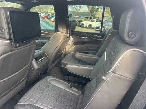 2023 Cadillac Escalade Sport Platinum